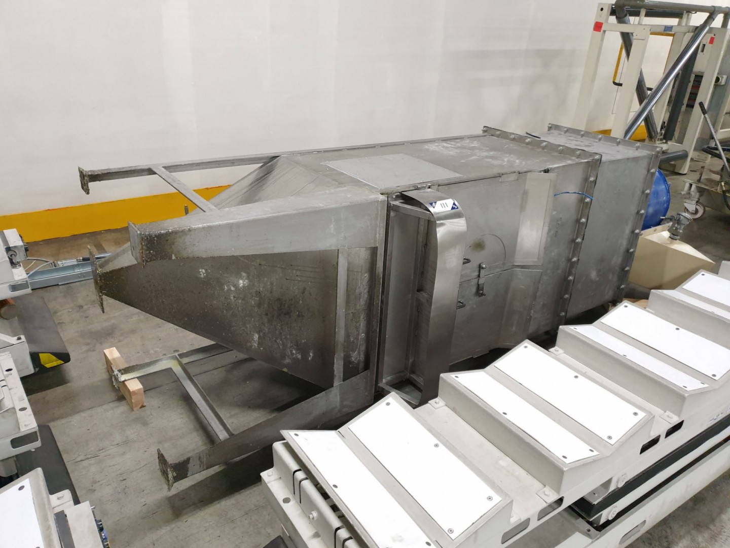 AMEND: Should Read - 'Stainless steel transfer sys...