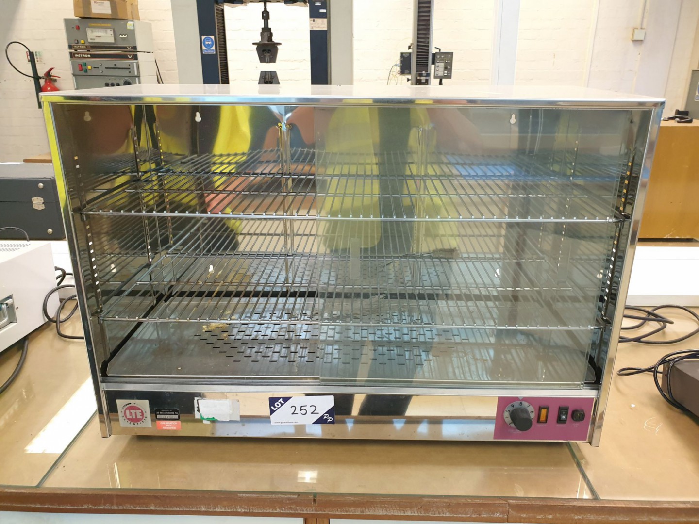 LTE Scientific laboratory sliding glass door heate...