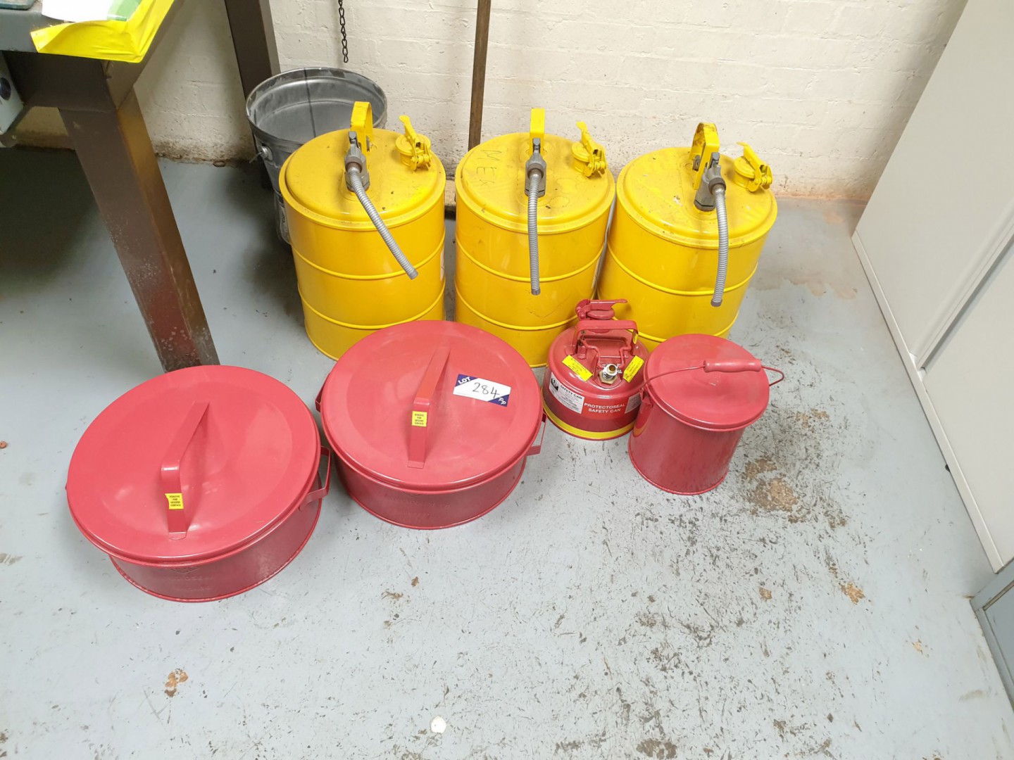 7x various metal safety cans
