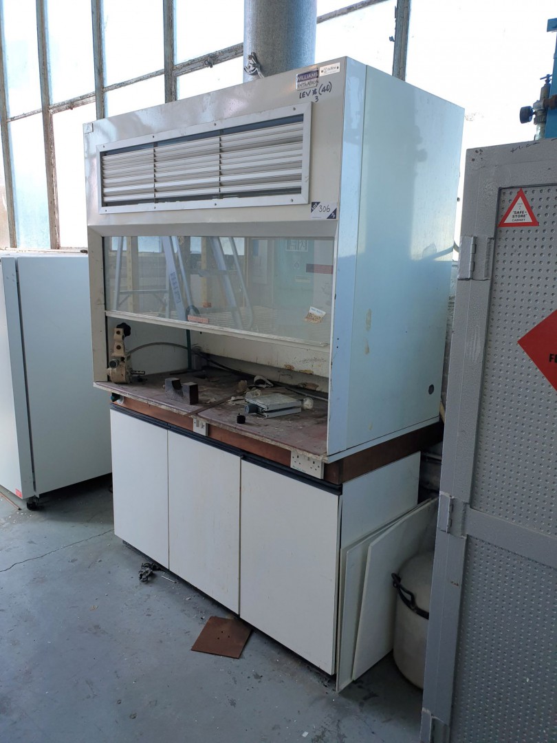 Isoflow laboratory fume cabinet, 1400x600x700mm in...