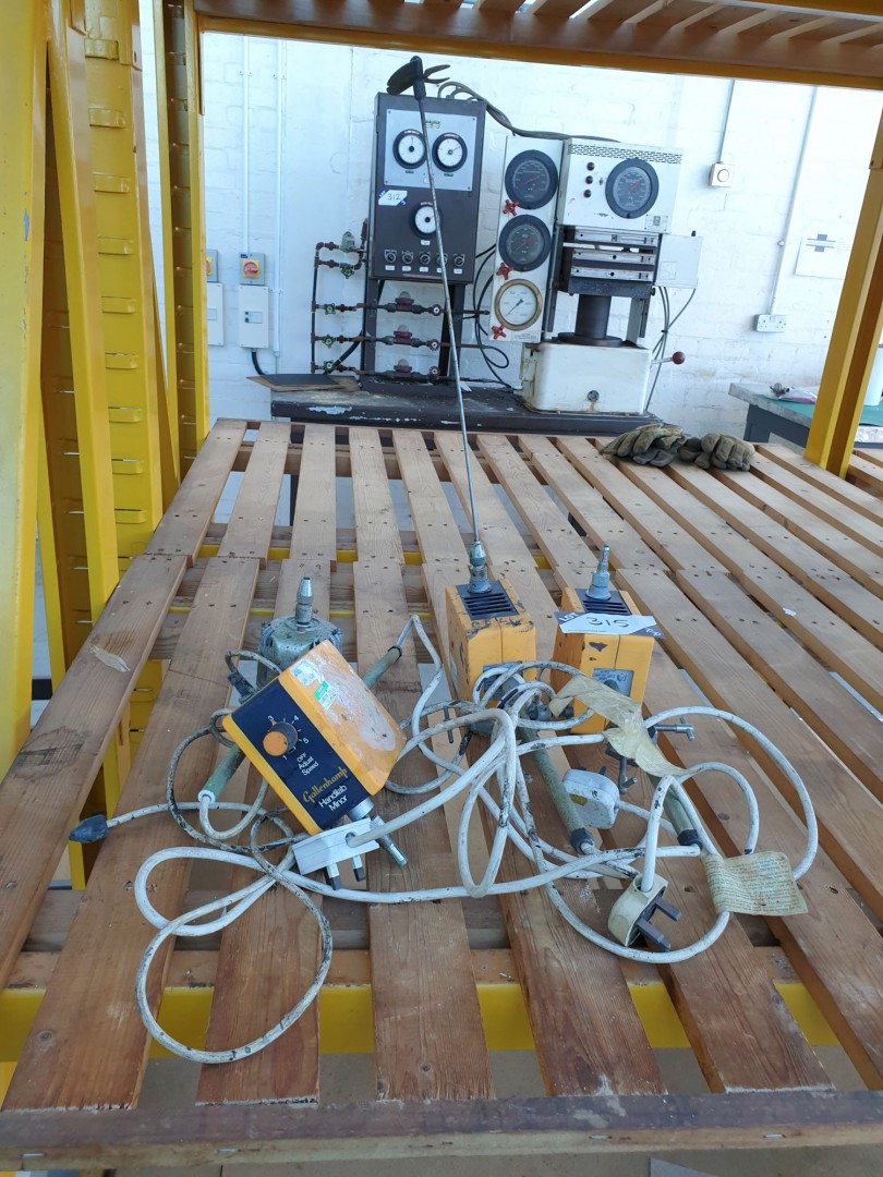3x Gallenkamp Handilab Minor electric mixers, 240v