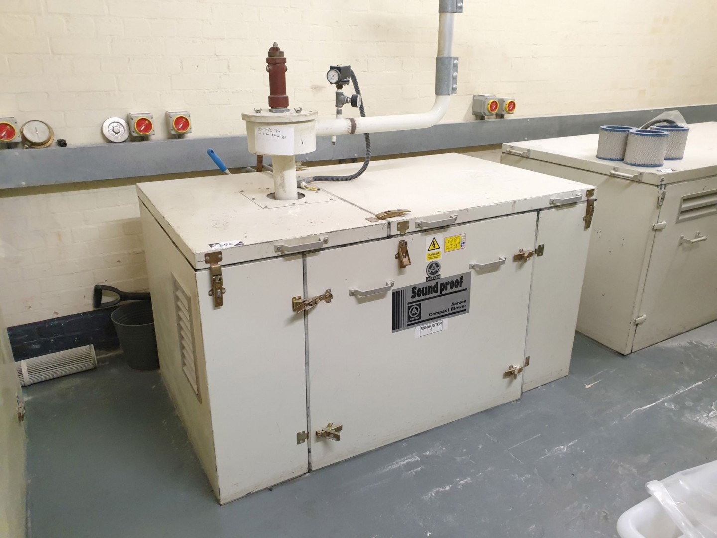 Aerzen compact vacuum in soundproof unit with...