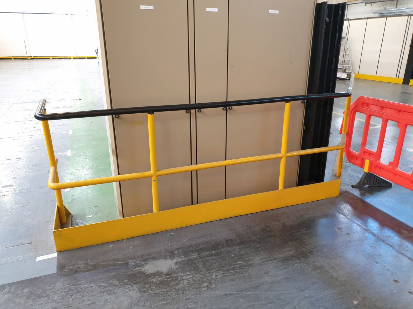 Qty pedestrian safety rails and kick barrier, 28m...