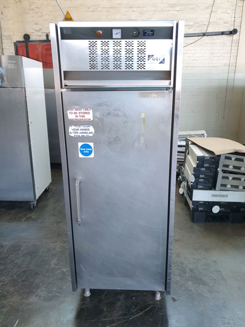 Stainless steel single door refrigerator, 240v