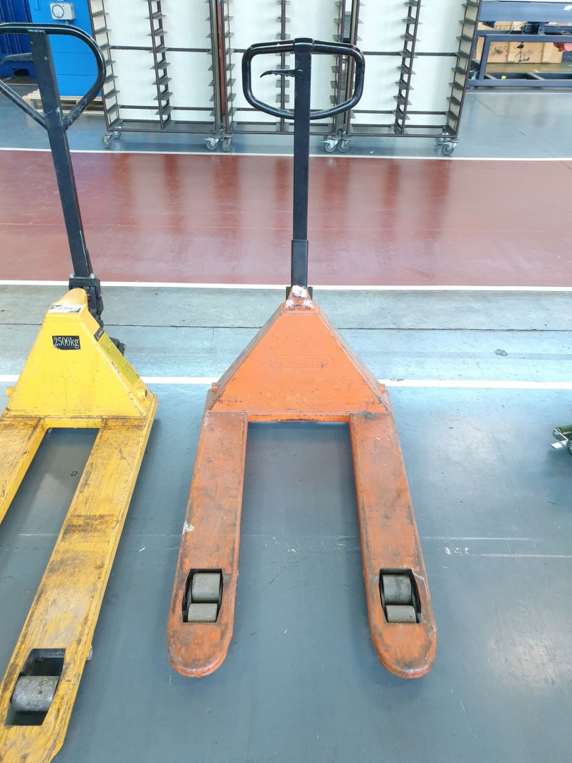 Eurolifter manual pallet truck, 2500kg