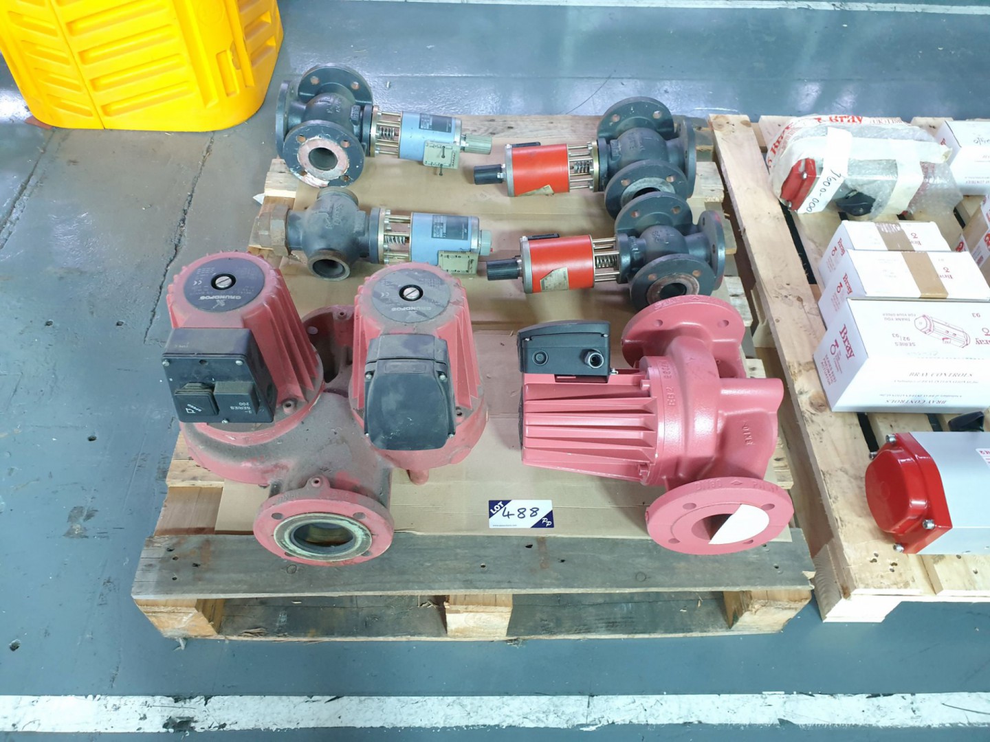 Qty various pumps / valves inc: Grundfos, Landis &...