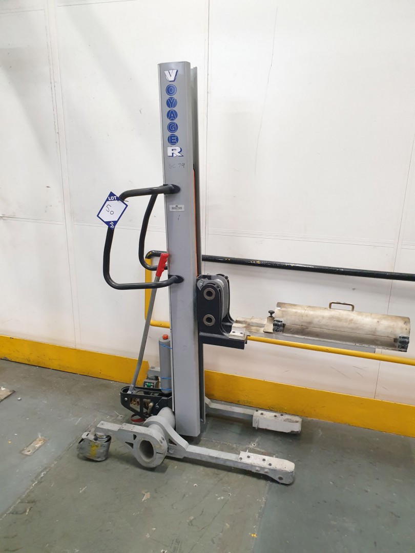 Voyager 100kg mobile hydraulic lifter
