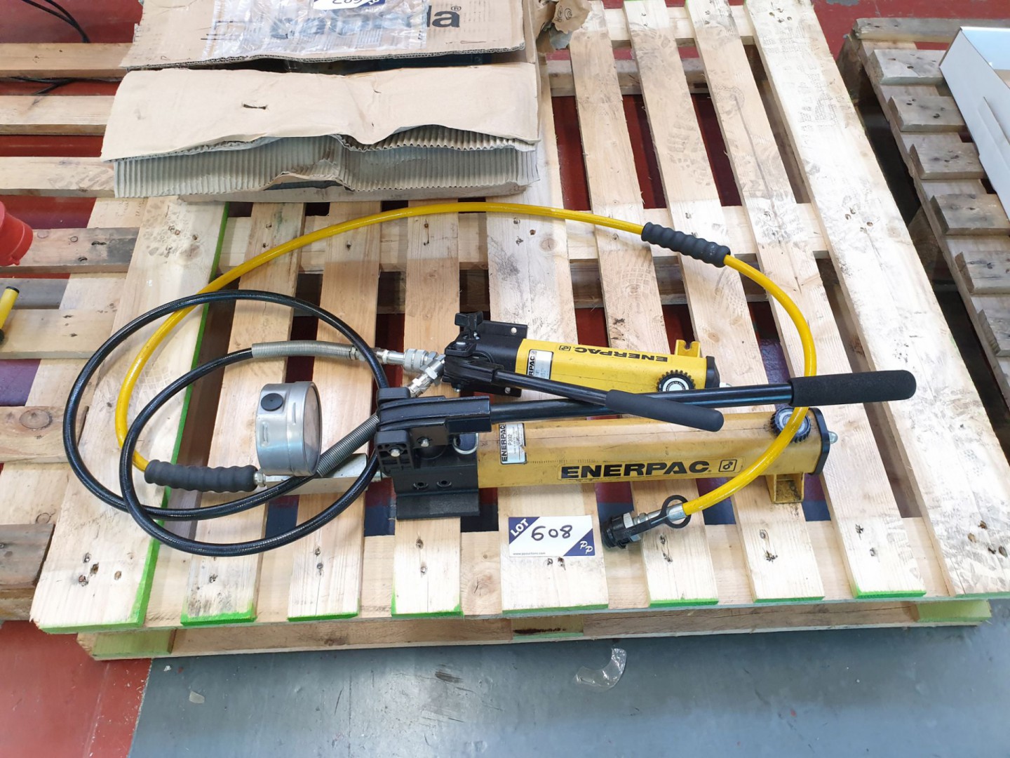 Enerpac P392 & Enerpac P141 hydraulic pumps