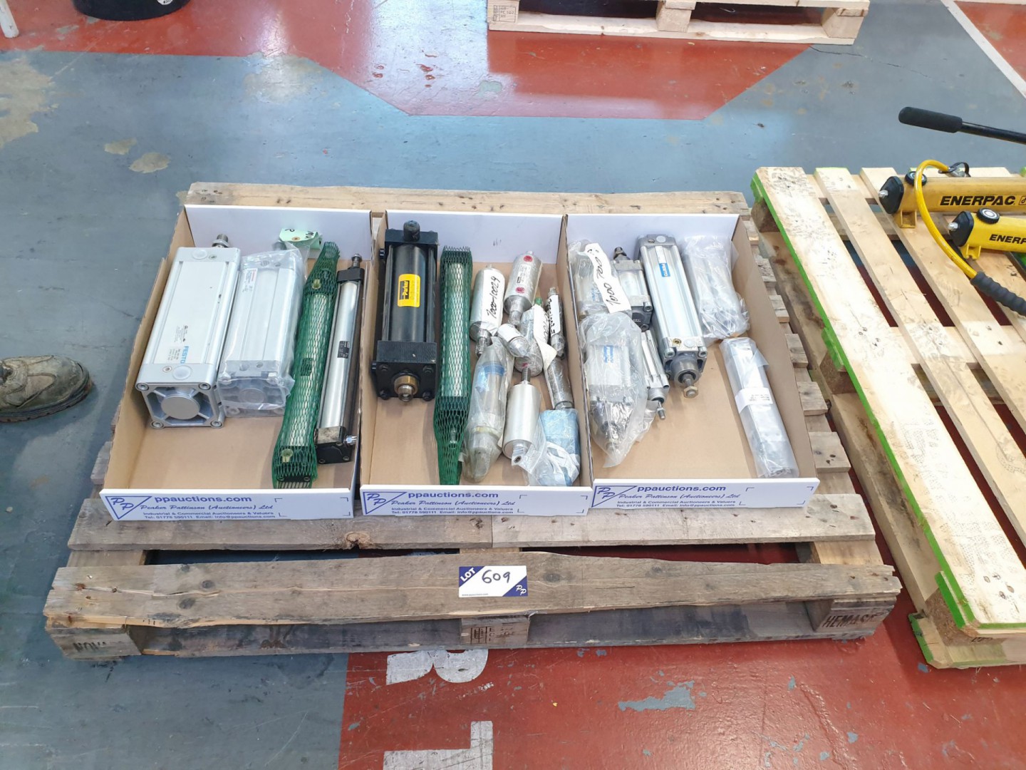 Qty various size pneumatic cylinders inc: Festo, I...