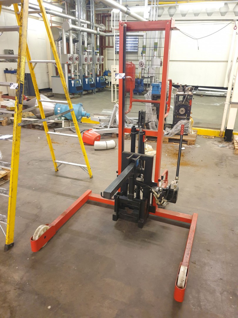 Wilmat 205/S hydraulic lifter, 1800mm lift height,...
