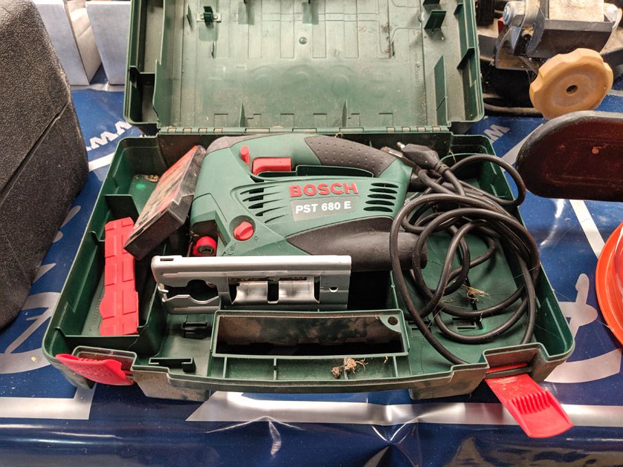 Bosch PST 680E electric jigsaw, 240v in carry case