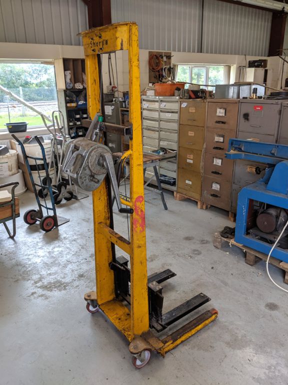 Sherpa lift truck, 77" lift height, 800lb SWL with...
