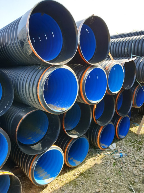 14 approx. 450mm dia Polypipe drainage ducting, 6m...