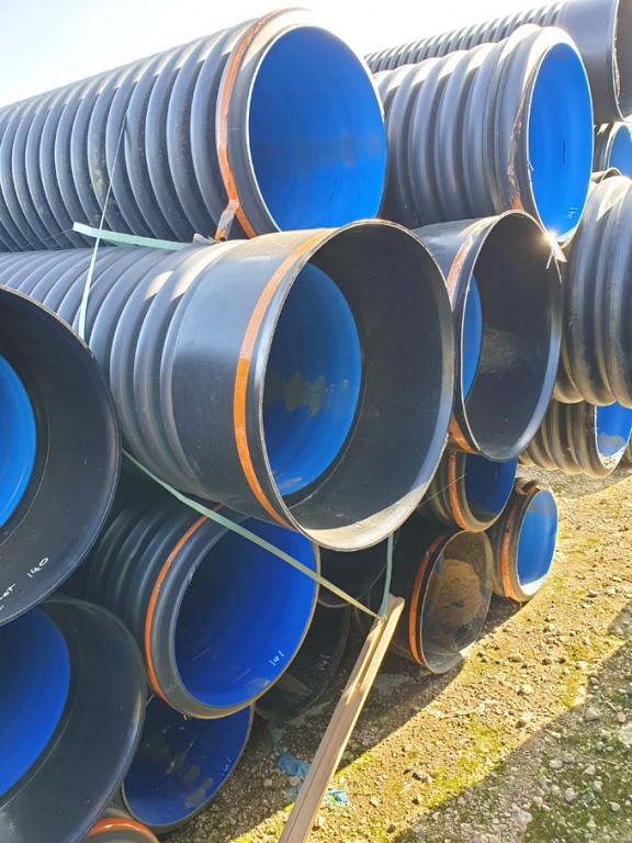 8 approx. 450mm dia Polypipe drainage ducting, 6m...