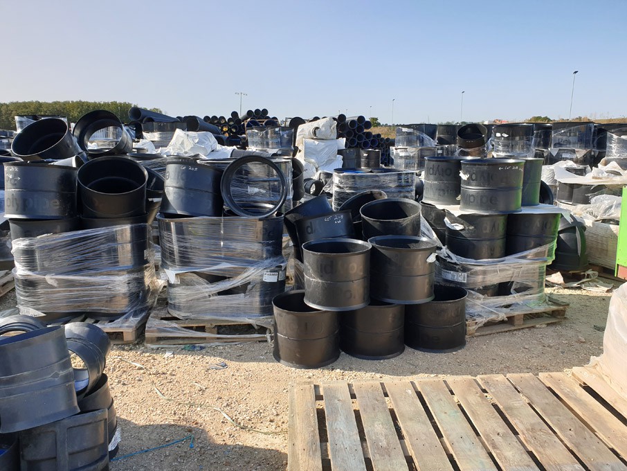 46x Polypipe 400mm double socket couplers