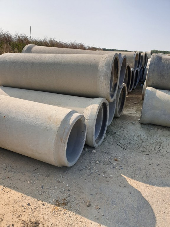 21x various size CPM concrete pipes up to 800x2500...