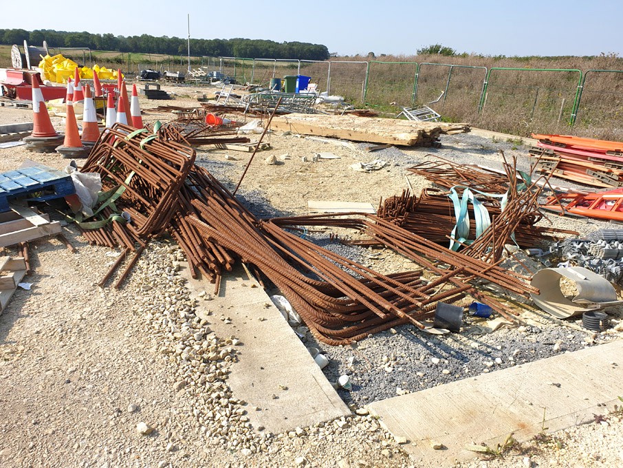 Qty various reinforcing bars