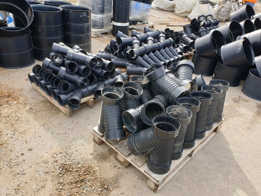Qty Polypipe 100mm 45 deg junctions & 150mm 45 deg...