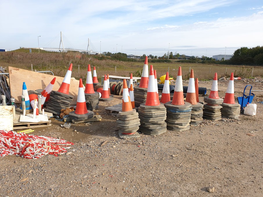 Qty various colour road traffic cones