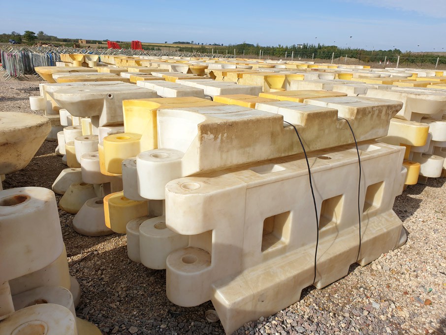 25x plastic motorway barriers