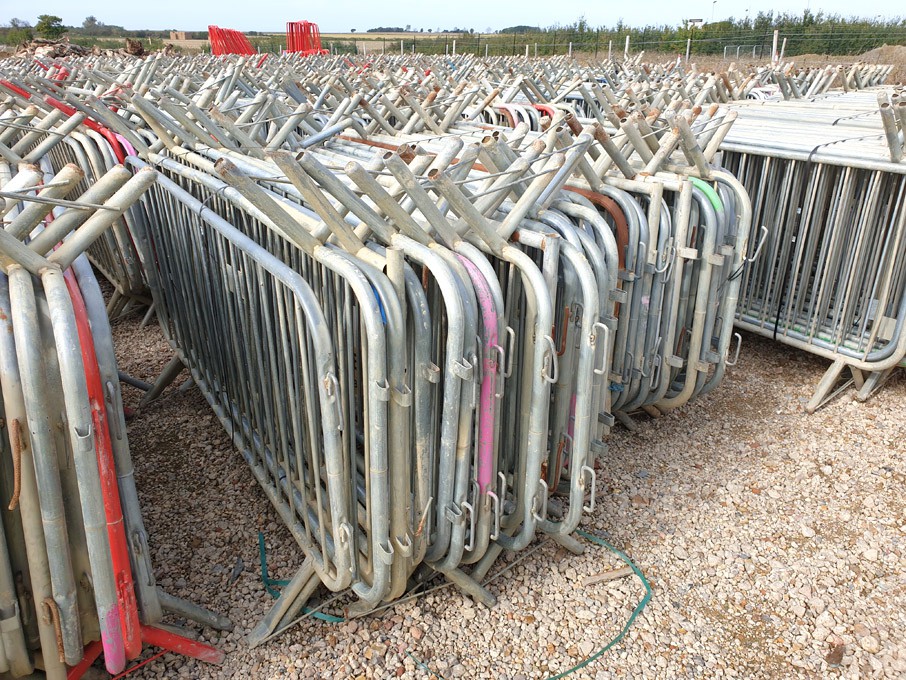 Approx. 50x metal pedestrian safety fencing