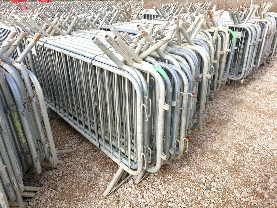 Approx. 50x metal pedestrian safety fencing