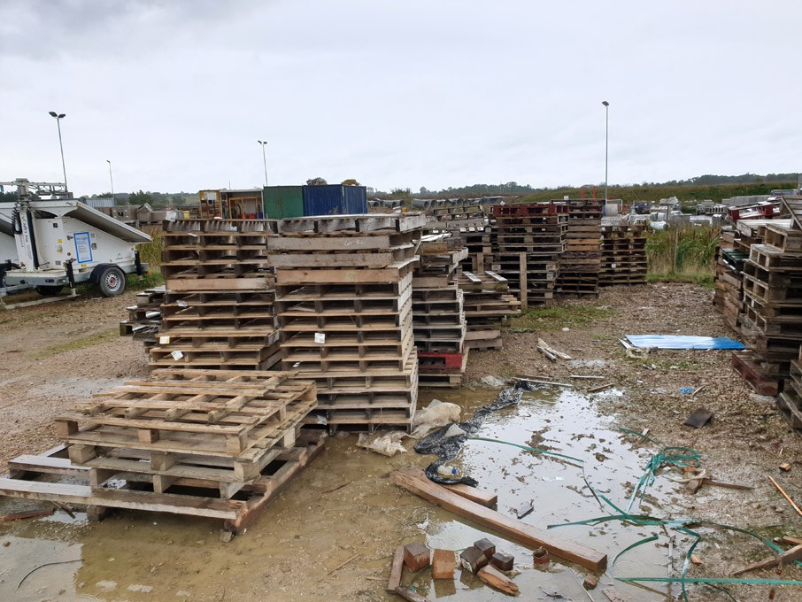 Qty various wooden pallets