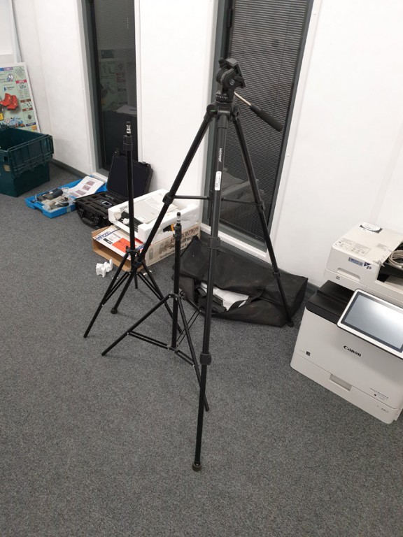 Neewer adjustable height camera tripod with 2x sim...