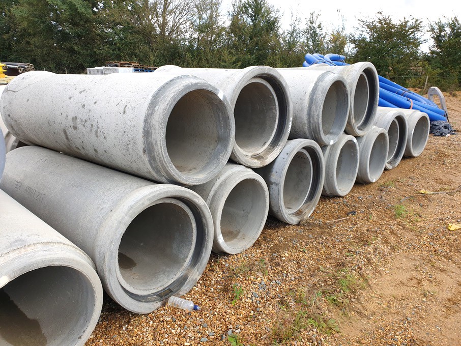 Qty concrete pipes / risers, ID 600mm