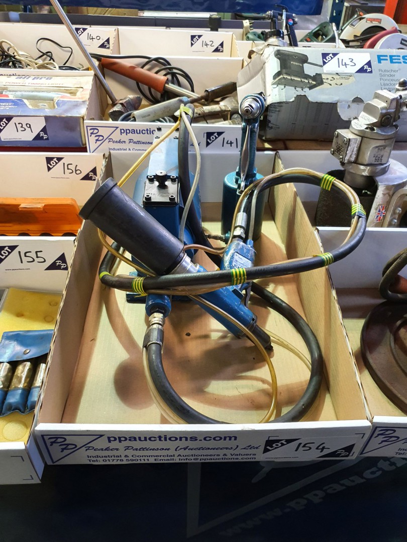 Pop pneumatic blind riveting tool