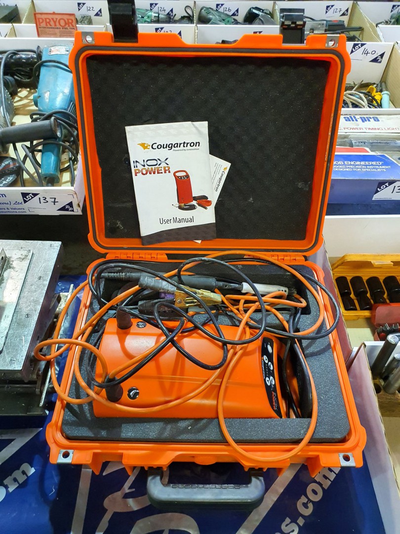 Cougartron Inox Muscle metal cleaner in case