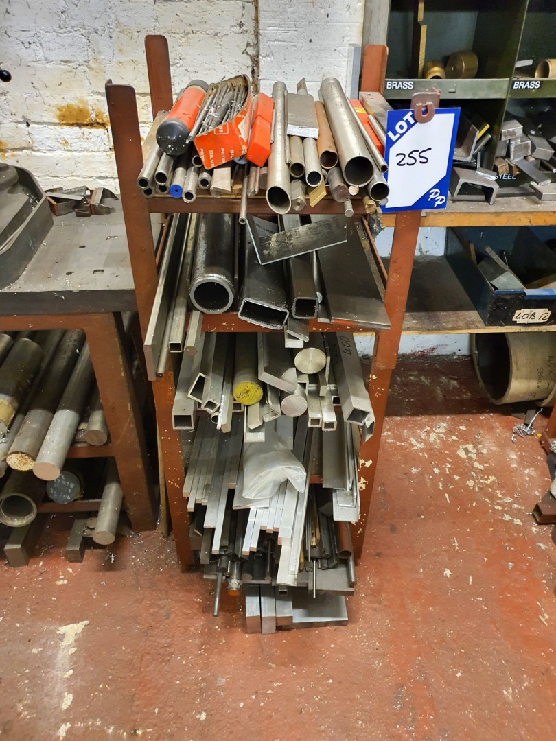 Qty various aluminium / steel round & flat stock i...