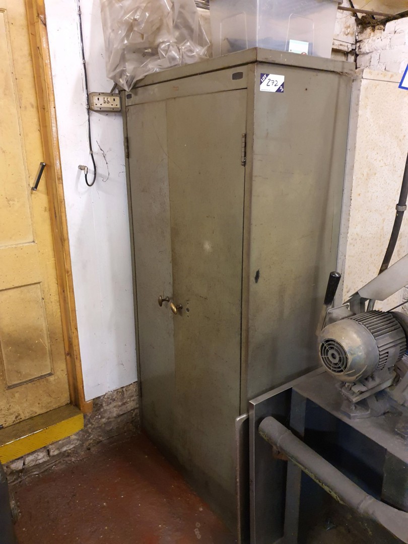 Hunts 2 door metal storage cupboard, 1850x900x450m...