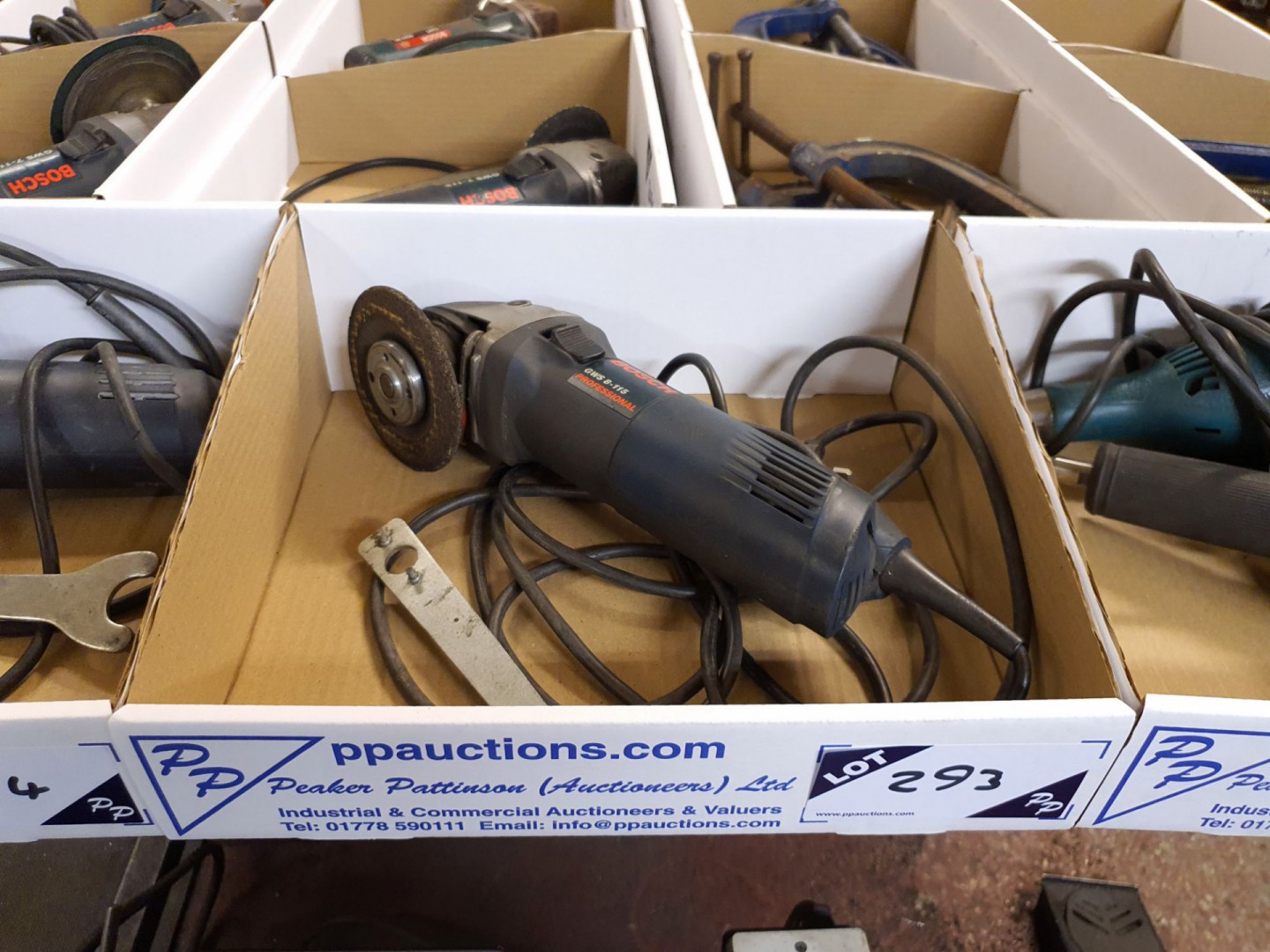 Bosch GWS 8-115 angle grinder, 240v