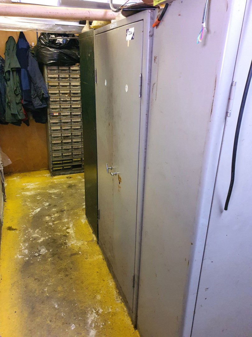 Triumph 2 door metal storage cupboard, 900x450x180...