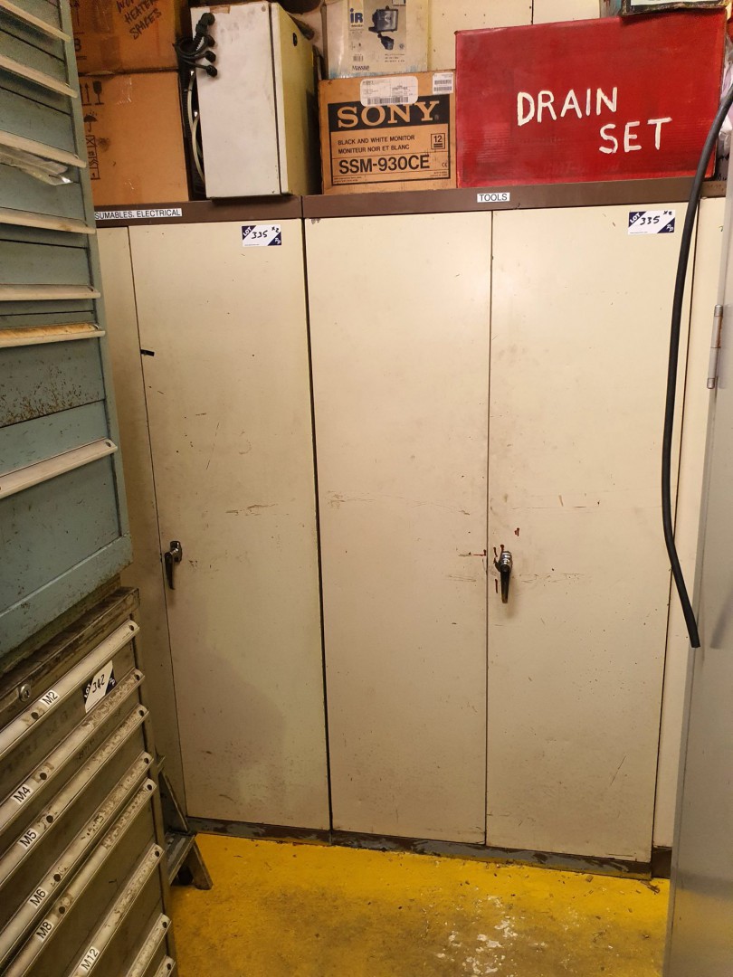 2x 2 door metal storage cupboards, 900x500x1800mm...