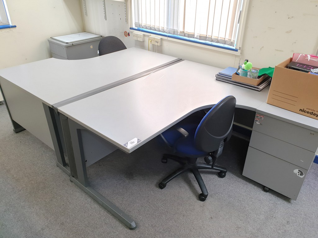 6x grey office desks inc: 'L' shape, rectangle etc...