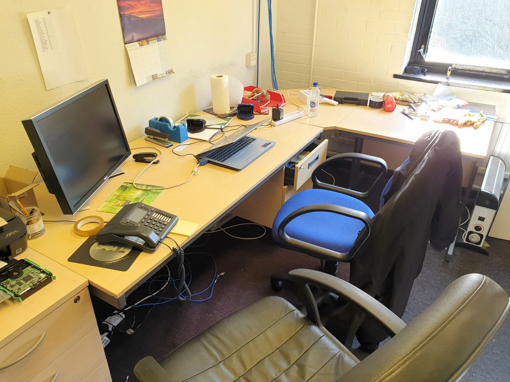 Maple 'L' shape office desk, 2400x1800mm, maple 3...