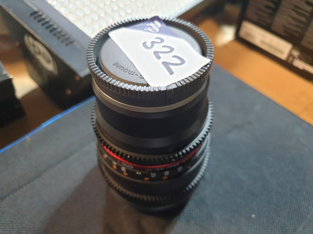 Samyang 1.5 / 85mm E mount camera lens