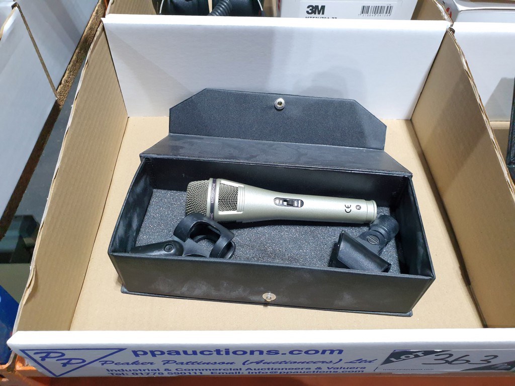 Professional Dynamic IMP.6 microphone in case