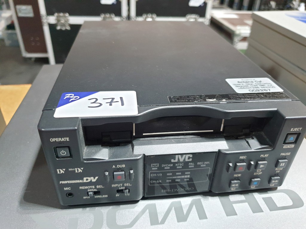 JVC BR-DV3000 professional DV recorder