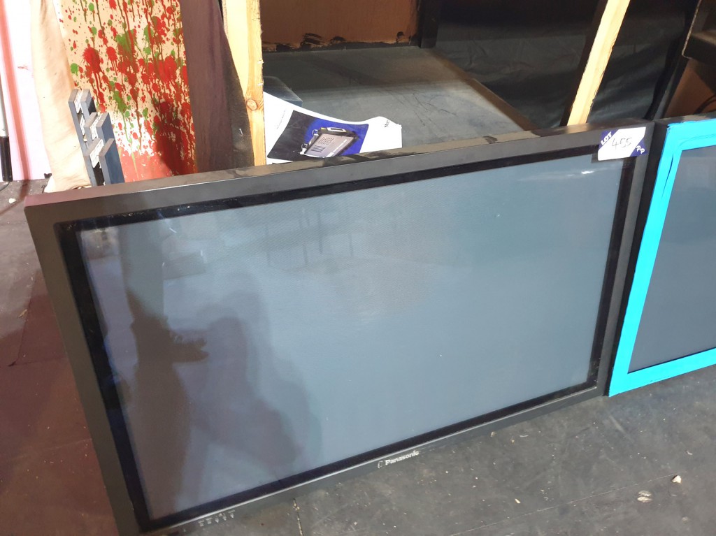 Panasonic TH-42PWD6 plasma monitor display