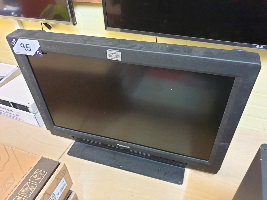 Panasonic BT-LH2600WE multi format monitor