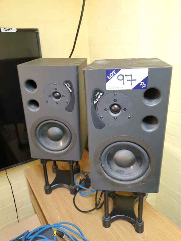 2x Alesis MI active reference monitor speakers