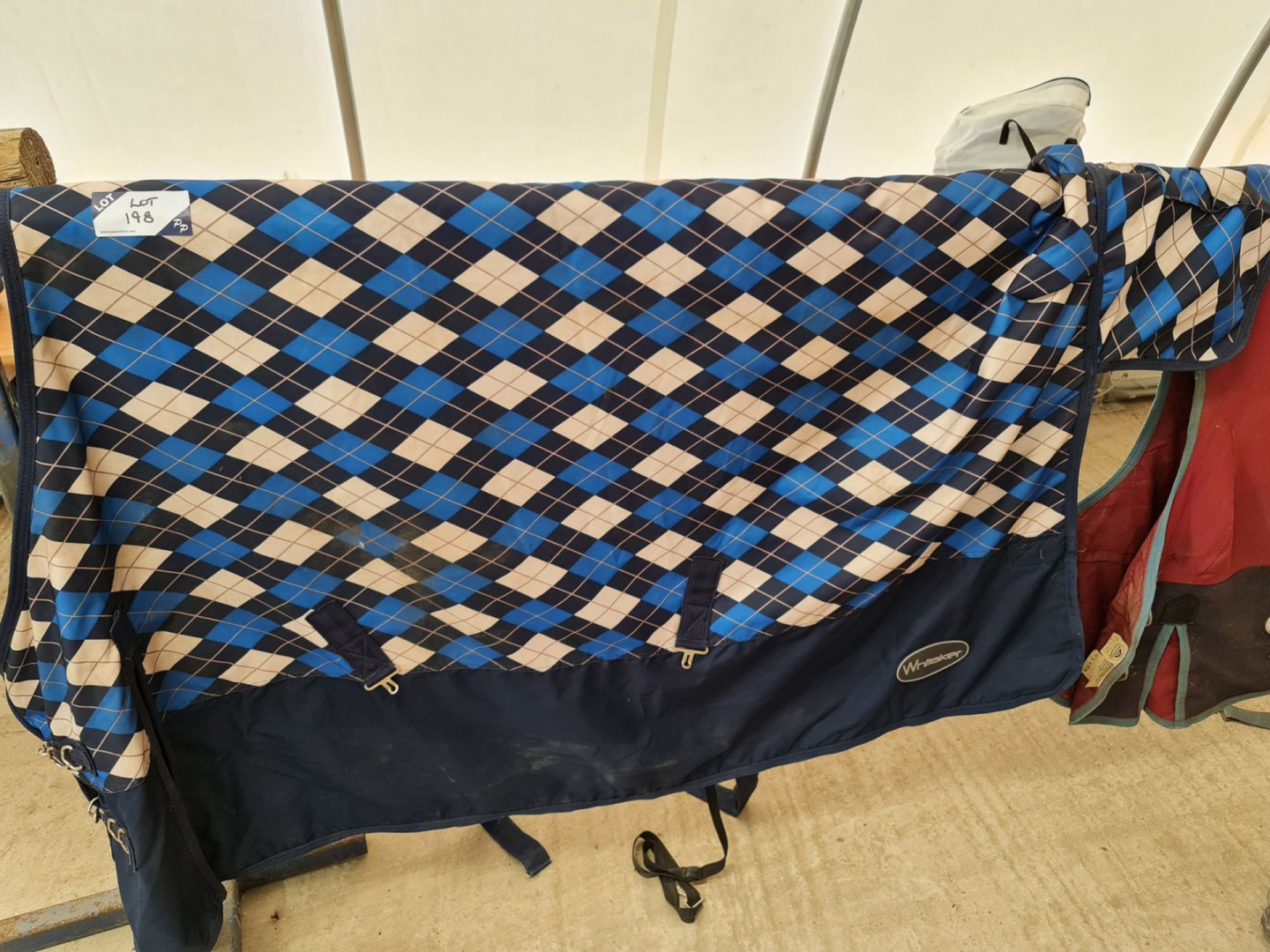 Whitaker 6ft 3" medium weight turnout rug - Lot lo...
