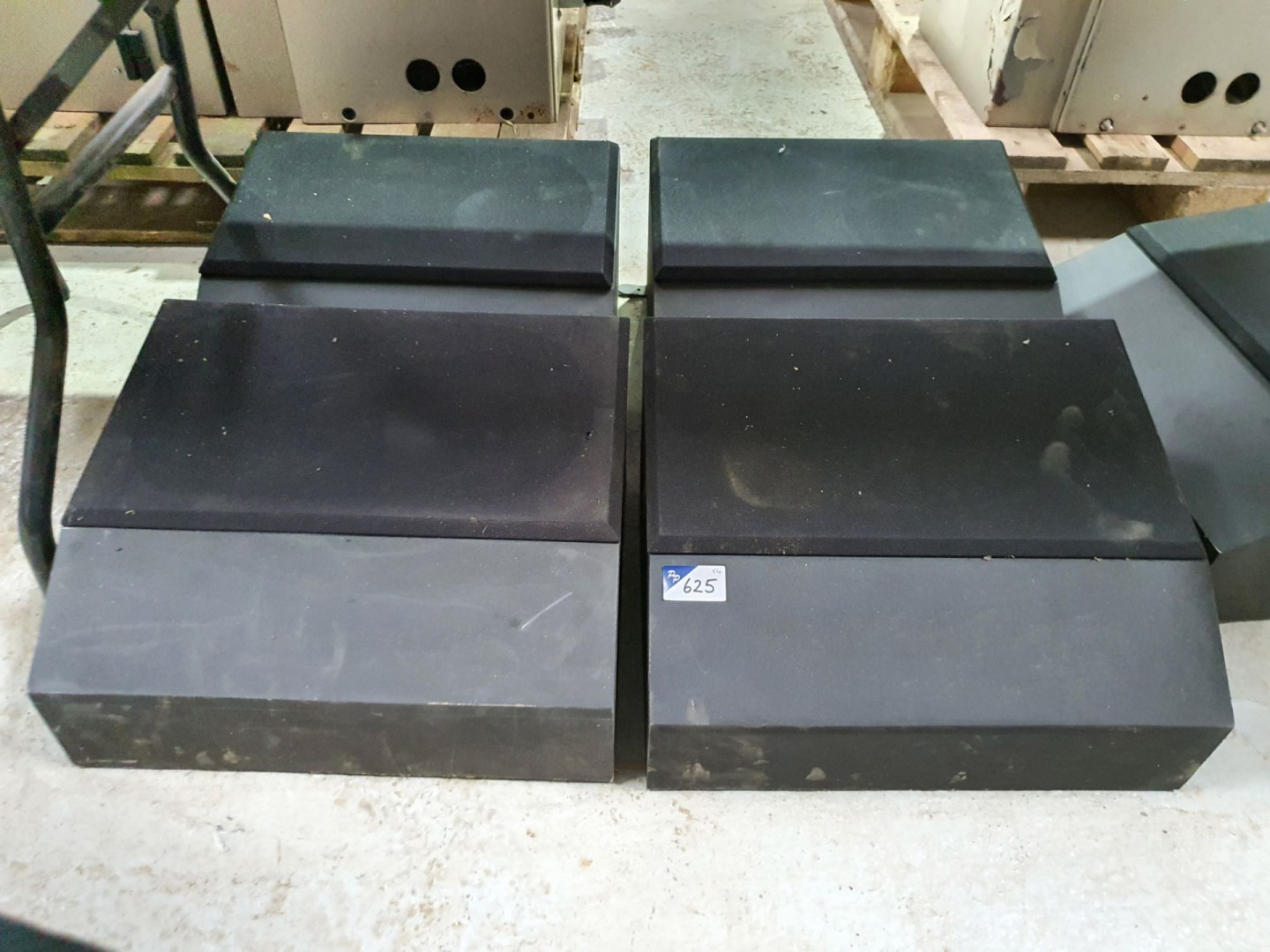 4x cinema surround speakers