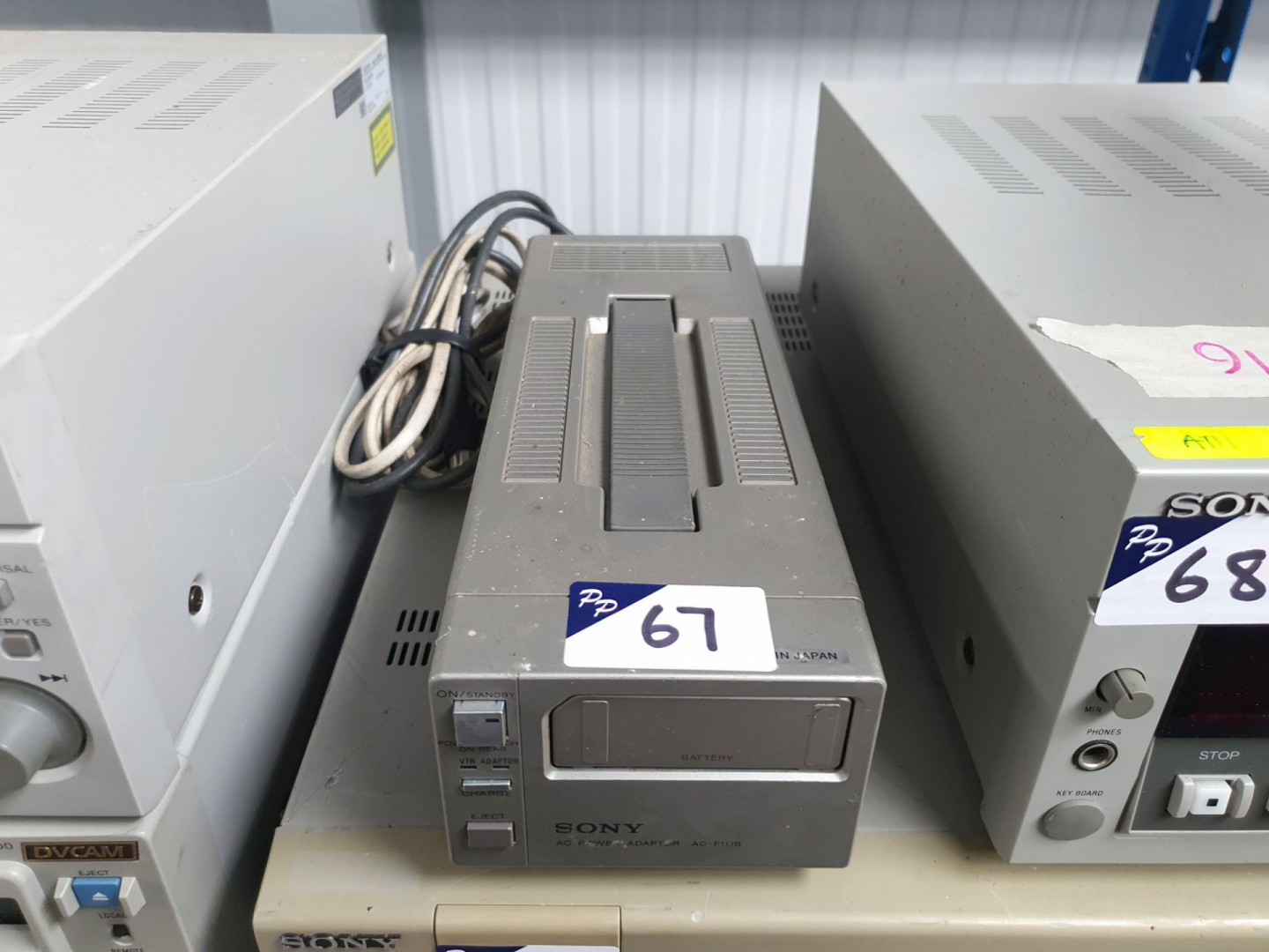 Sony AC-FIUB AC power supply