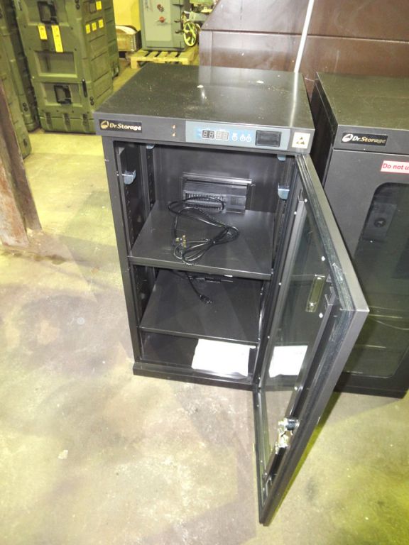 Dr Storage X2E-157 dehumidify cabinet - lot locate...