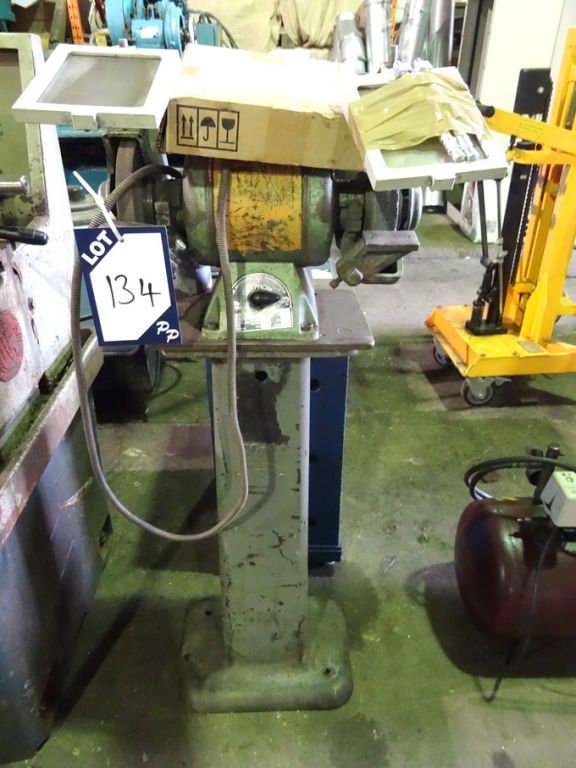 Gryphon DE type TE grinder on stand - lot located...