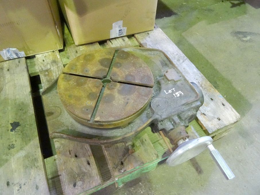 12" Rotary table  - lot located at: Aunby, Lincoln...